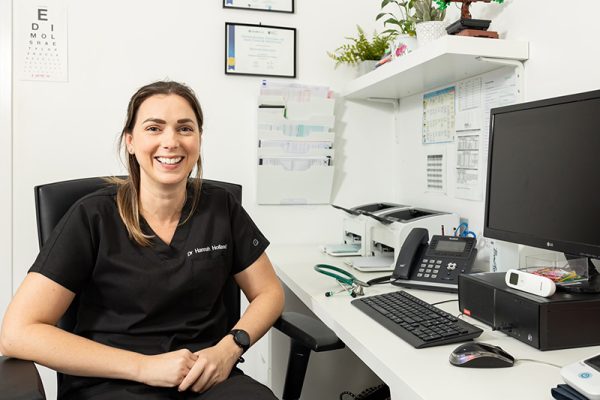 Dr Hannah Holland